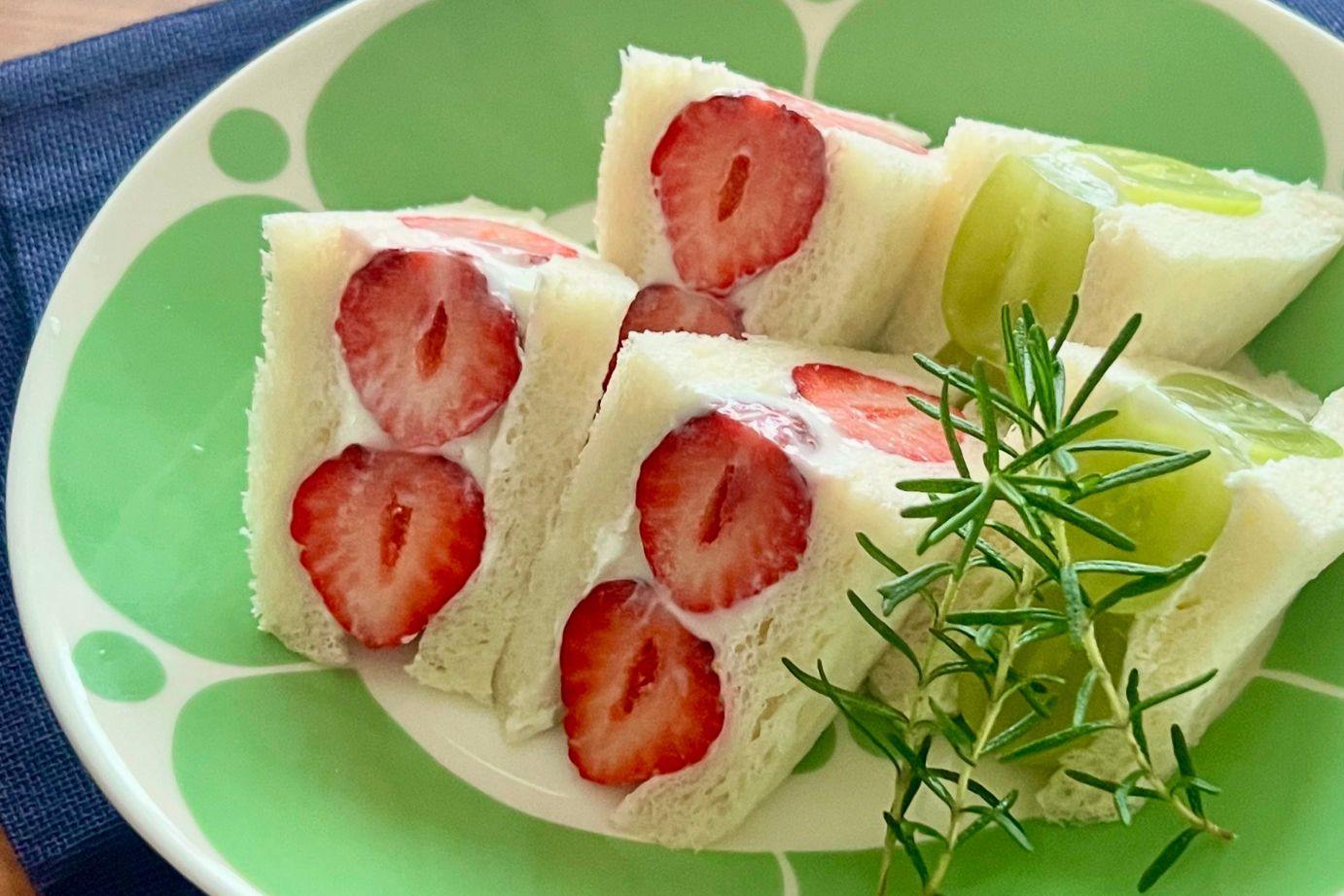 季節のフルーツサンド