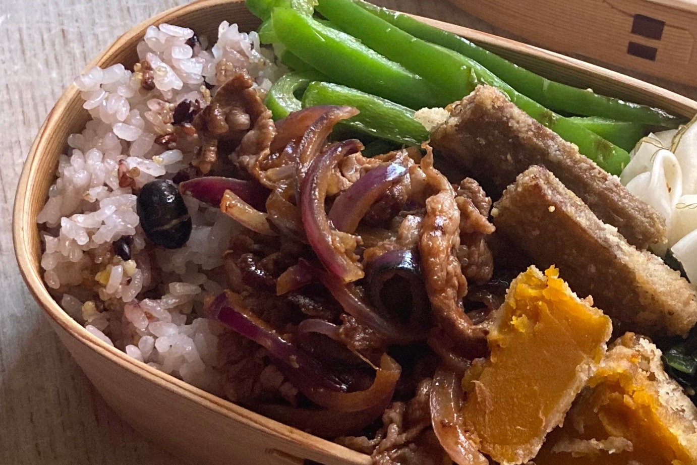 牛肉のトマトソース炒め