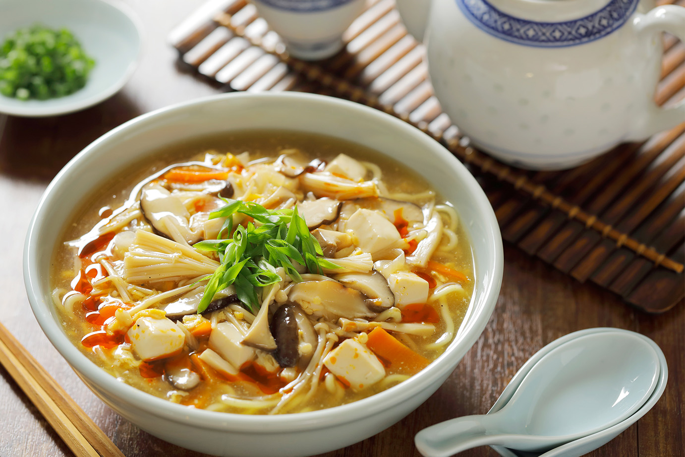 きのこたっぷり酸辣湯麺（スーラータンメン）