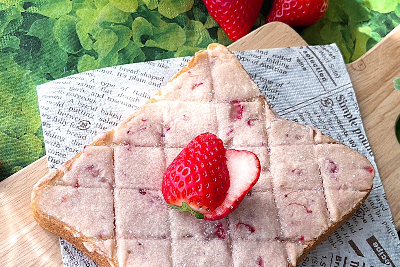 いちごのメロンパントースト