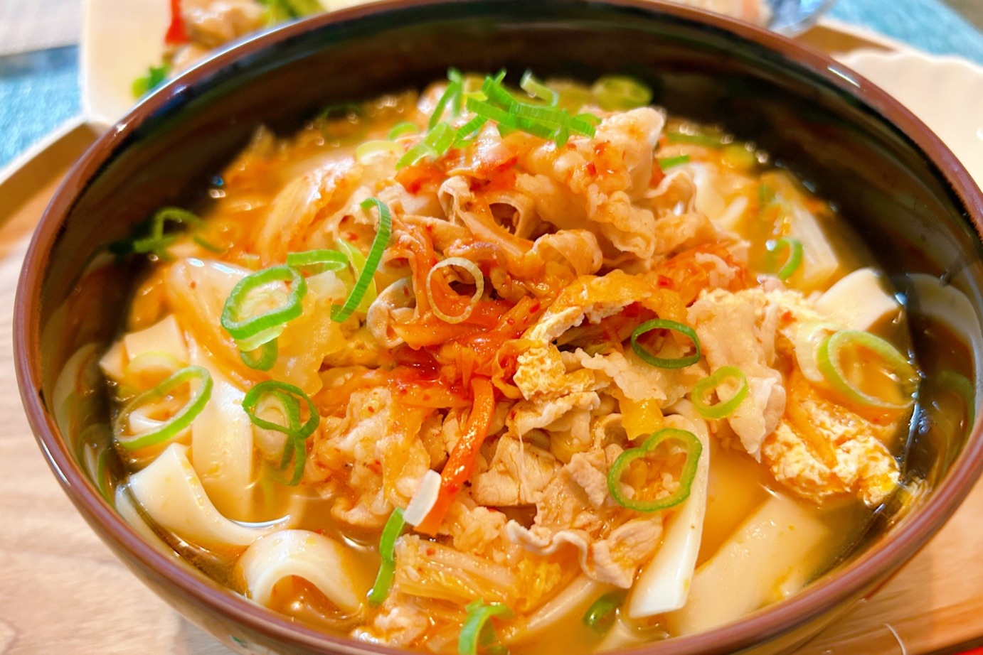 モッチリつるつる♪あったか豚キムチうどん