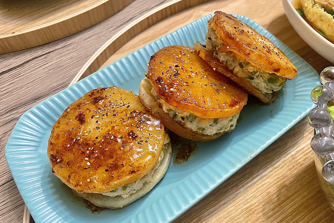 バタポンソースが決め手！大根のはさみ焼き