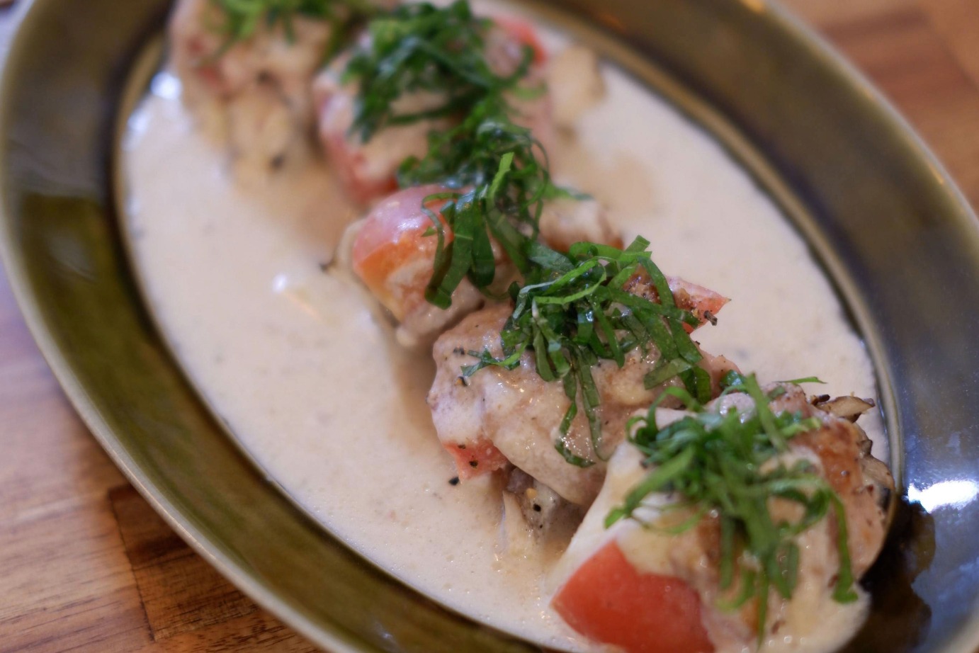 ワンパンなのにレストラン級♪トマト舞茸モッツァレラの洋風肉巻き