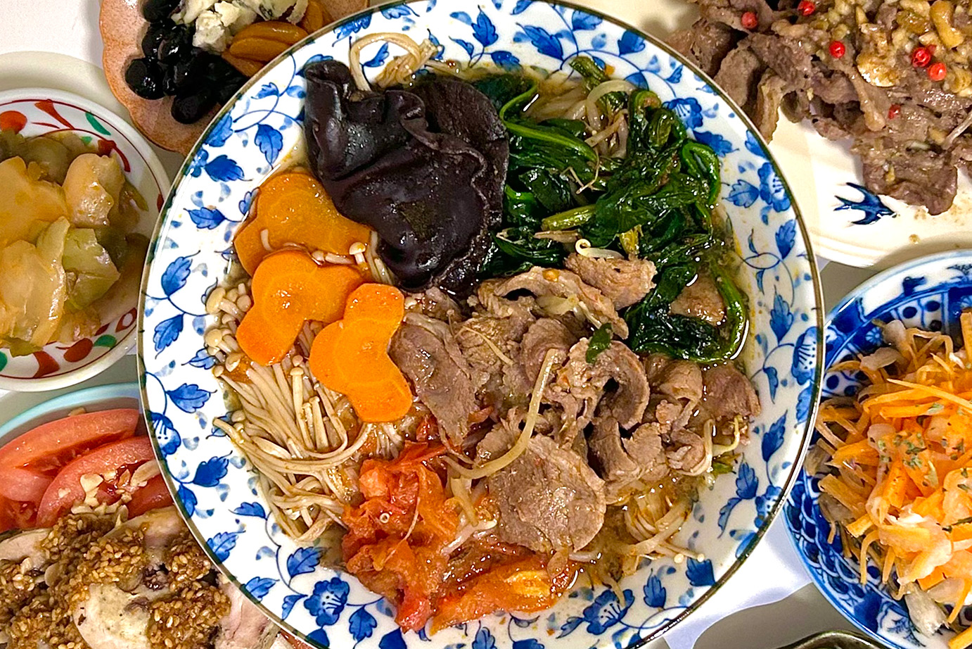 だしから作る本格四川風火鍋